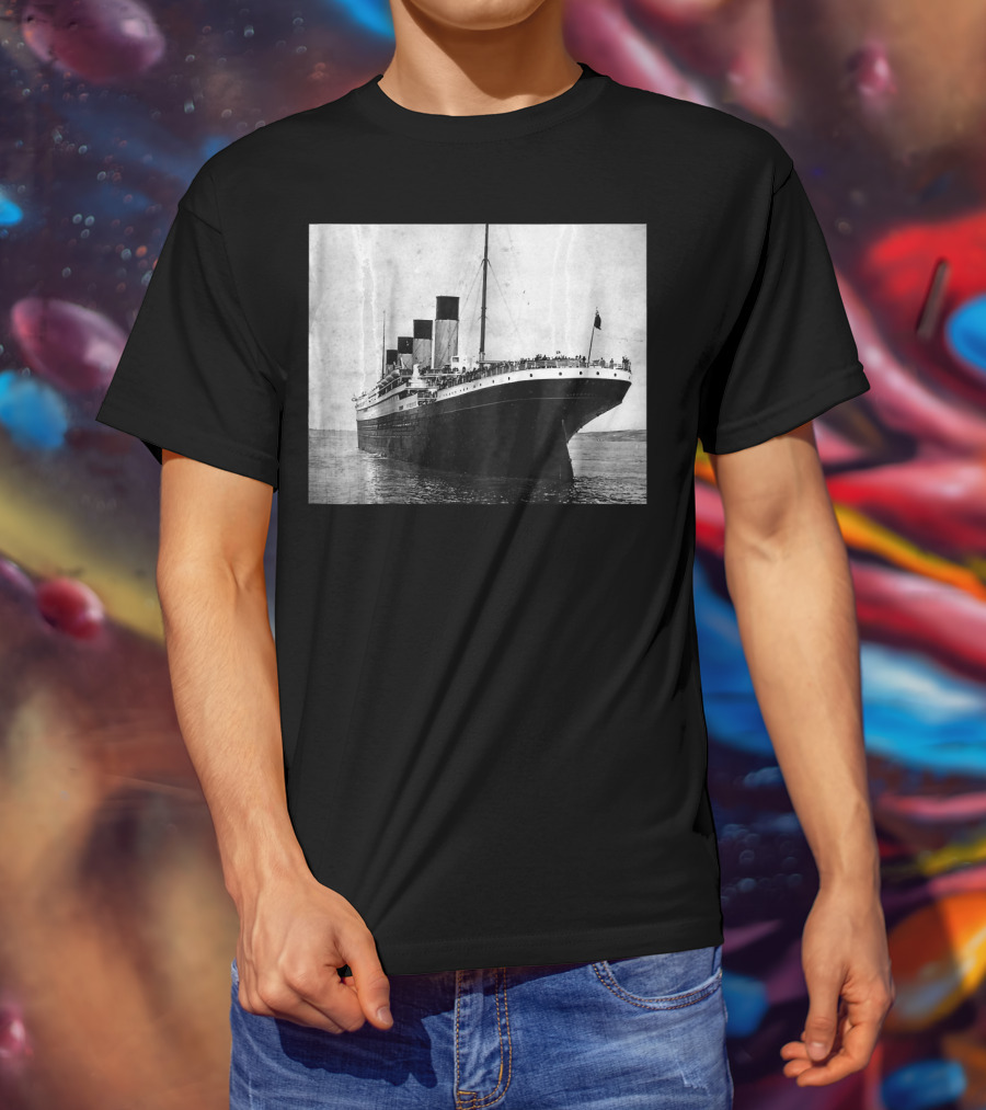 Kids The Titanic Setting Sail Iconic Ocean Liner Image T-Shirt