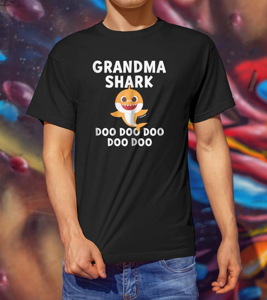 Grandma Shark Doo Doo Doo Doo Pinkfong T-Shirt