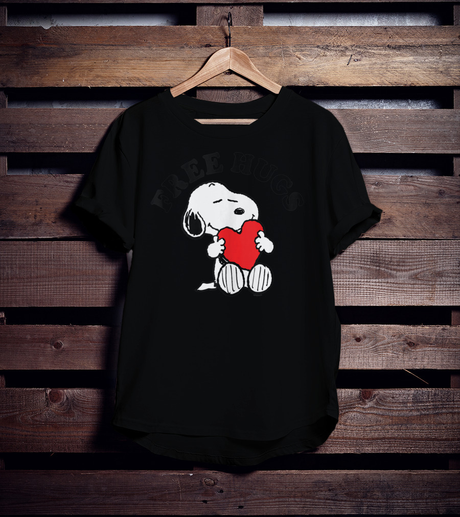 Snoopy Free Hugs Red Heart Peanuts T-Shirt