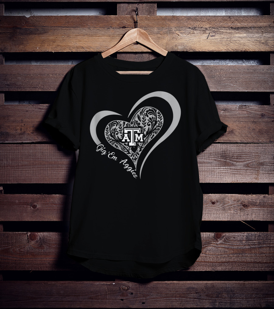 Gig 'Em Aggies Texas A&M Patterned Heart Graduation T-Shirt