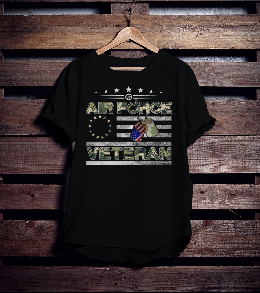 Air Force Veteran Betsy Ross Camo American Flag Dog Tags T-Shirt