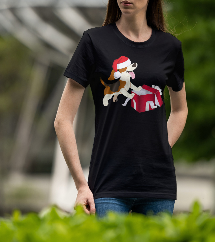 Beagle Dog Christmas Funny Santa Hat With Gift Box T-Shirt