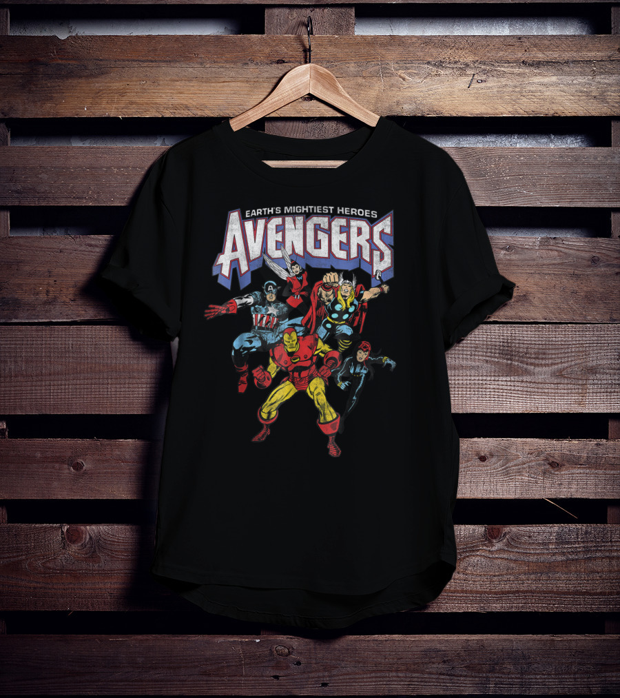 Earth's Mightiest Heroes Avengers Classic Vintage Group Shot T-Shirt