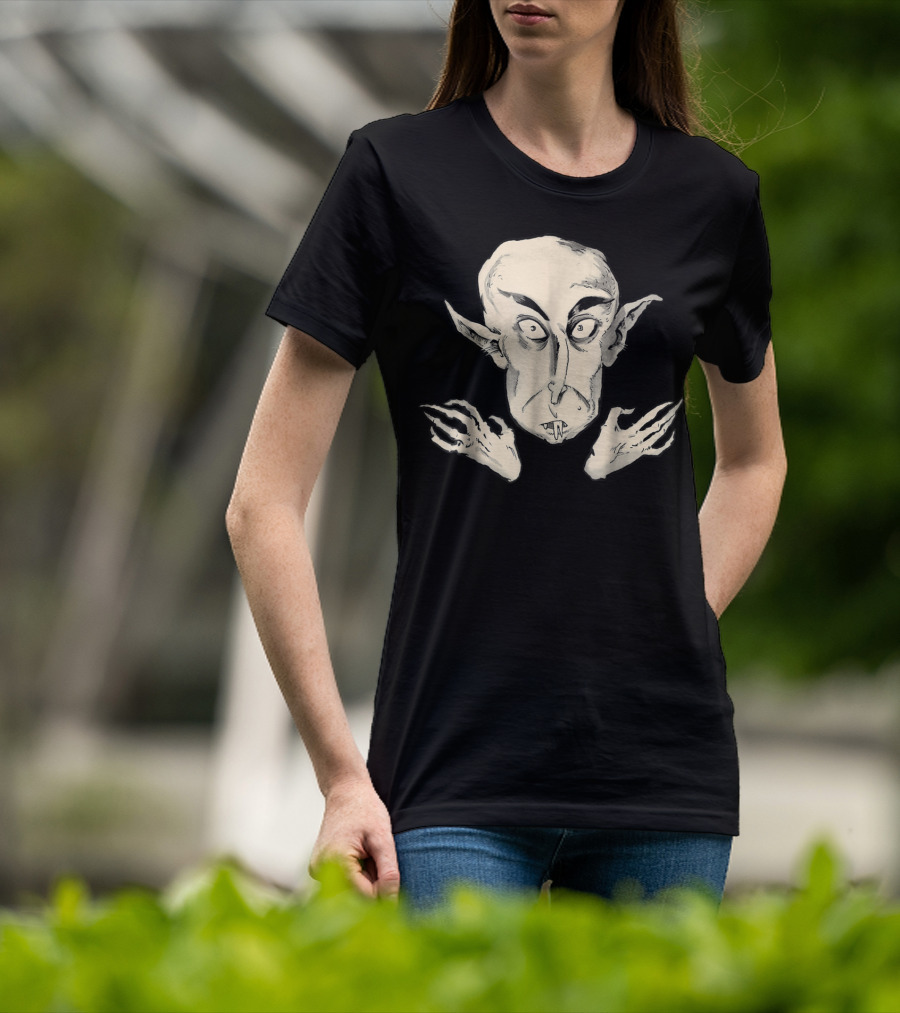 Nosferatu The Vampyre Creepy Classic Vampire Illustration Face And Claws T-Shirt