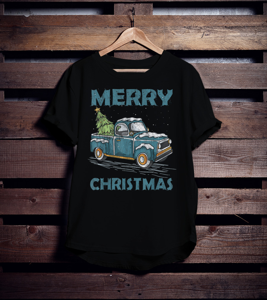 Merry Christmas Vintage Truck With Christmas Tree Classic Car T-Shirt