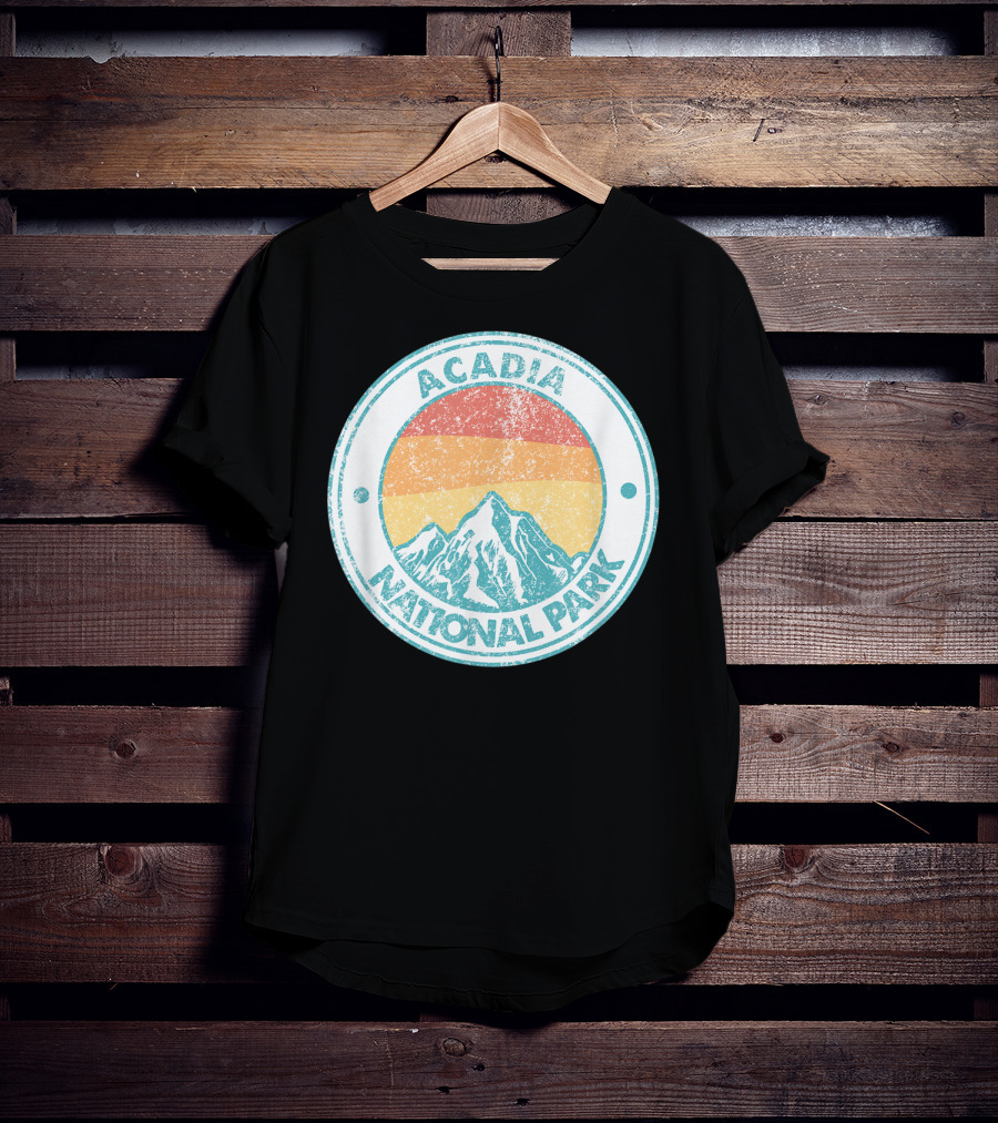 Acadia National Park Vintage Mountain Sunset Circle Badge T-Shirt
