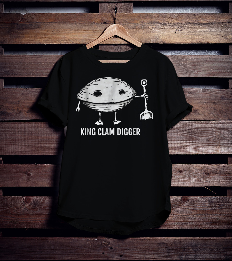 King Clam Digger With Smiling Clam Holding Shovel T-Shirt