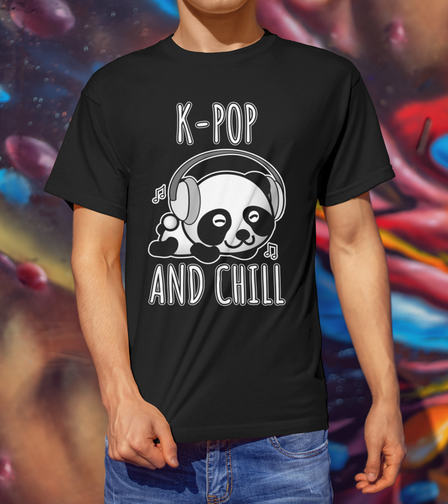 K-Pop And Chill Panda Listening To Music T-Shirt
