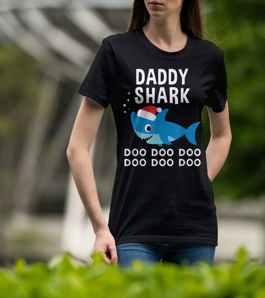 Daddy Shark Doo Doo Doo Doo Christmas T-Shirt