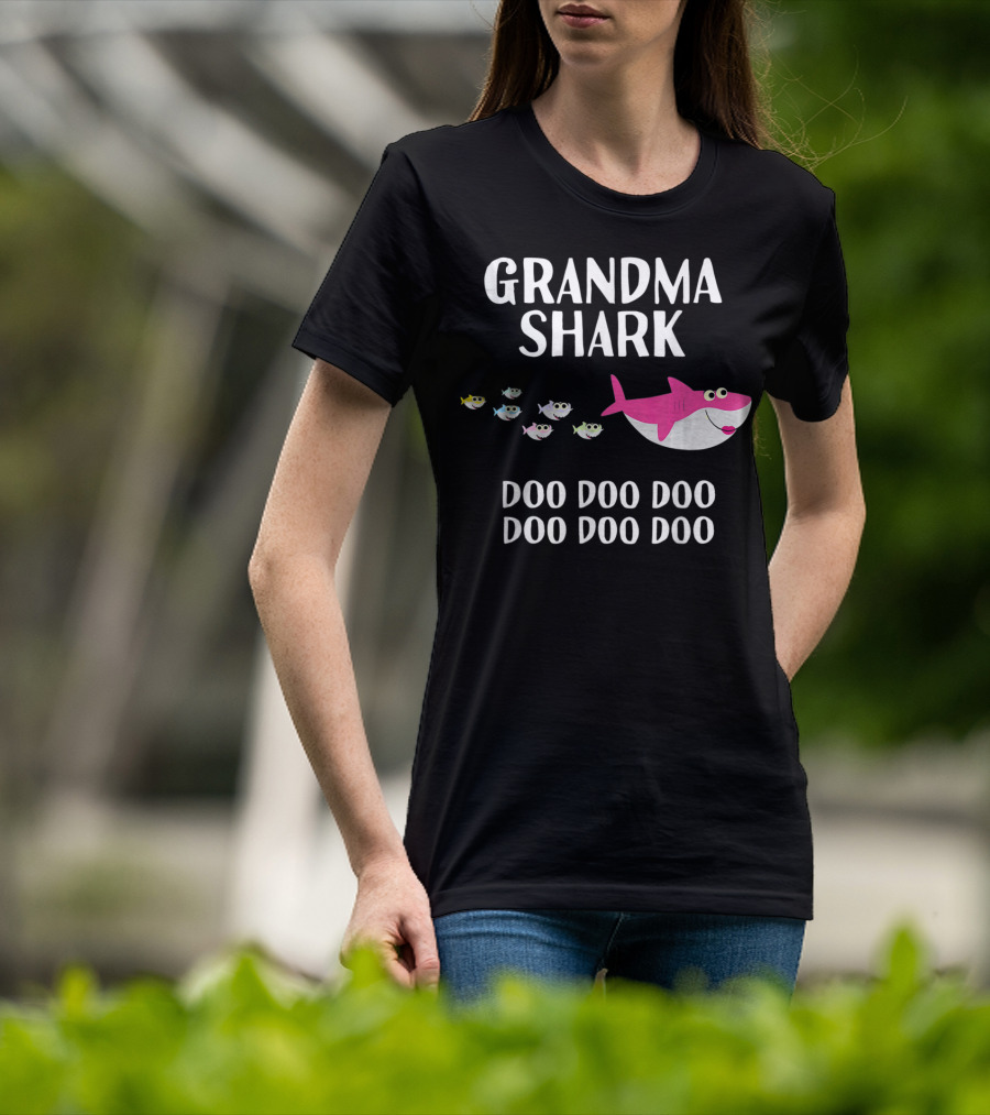 Grandma Shark Doo Doo Doo Family Matching T-Shirt