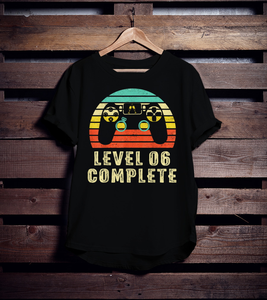 Level 06 Complete Vintage Gamer Controller Celebrate 6th Wed T-Shirt