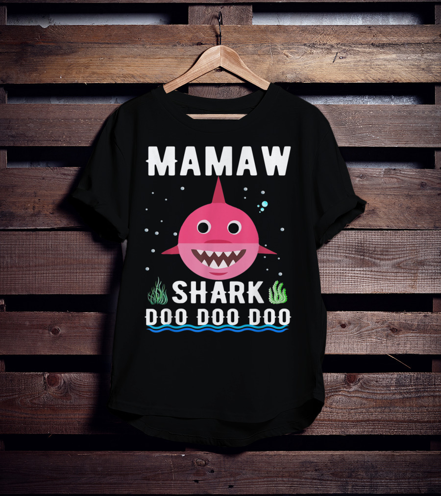 Mamaw Shark Doo Doo Doo Family Pink Shark Illustration Bubbles Waves Seaweed T-Shirt