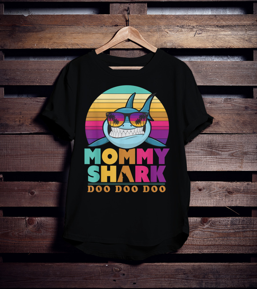 Mommy Shark Doo Doo Doo Retro Sunset With Sunglasses T-Shirt