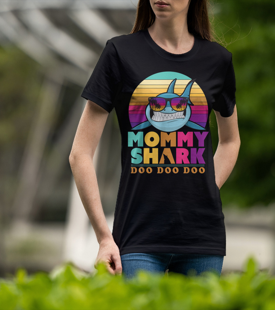 Mommy Shark Doo Doo Doo Retro Sunset With Sunglasses T-Shirt