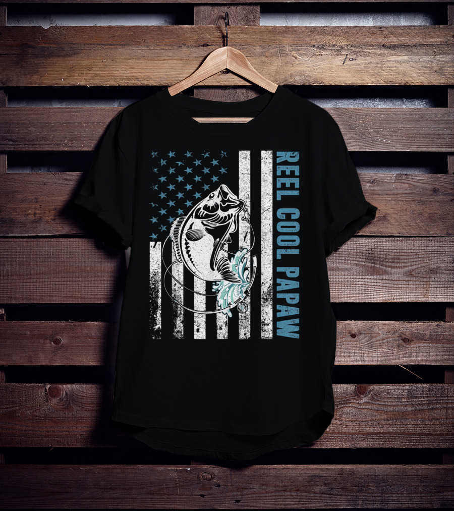 Reel Cool Papaw American Fishing Lovers Patriotic Vintage Bass T-Shirt