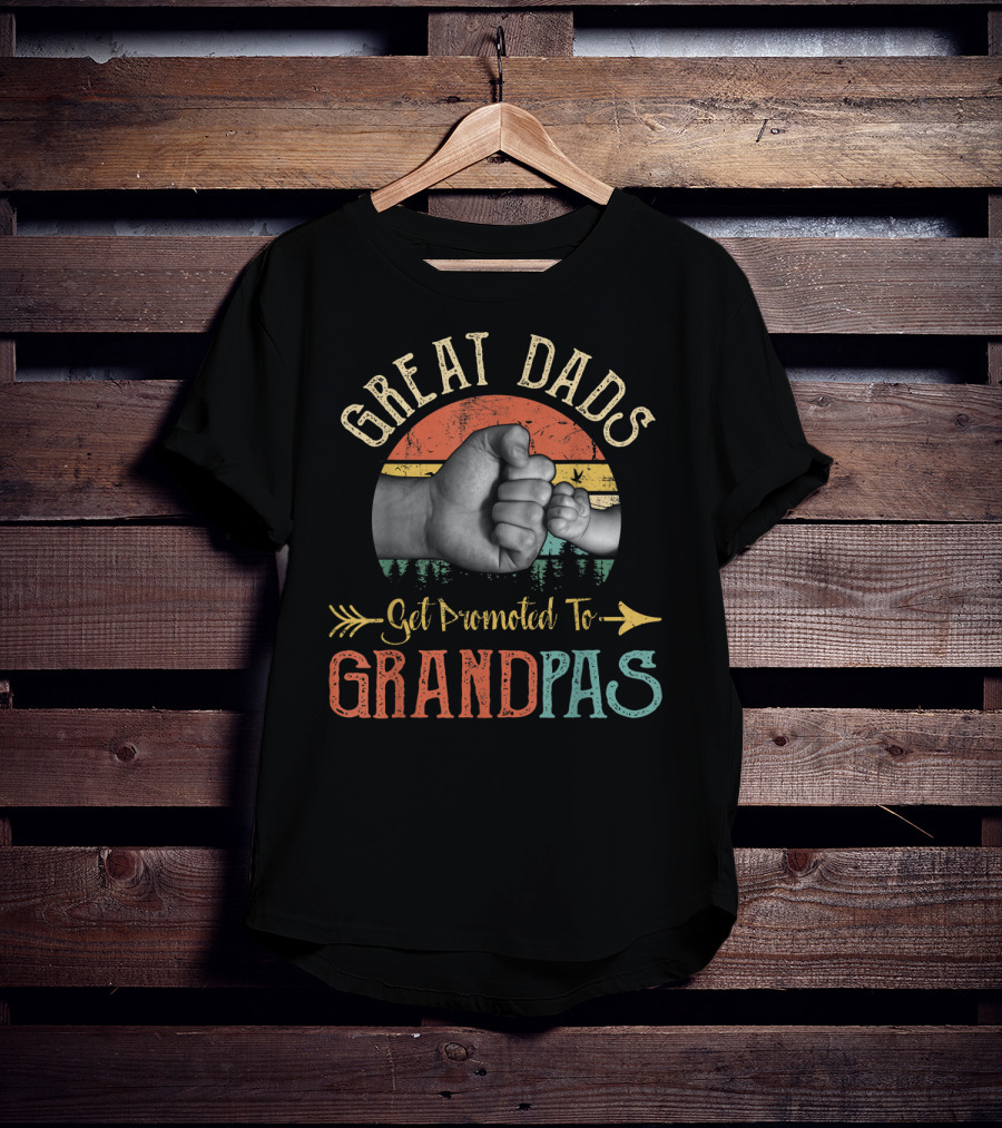 Great Dads Get Promoted To Grandpas Retro Fist Bump T-Shirt