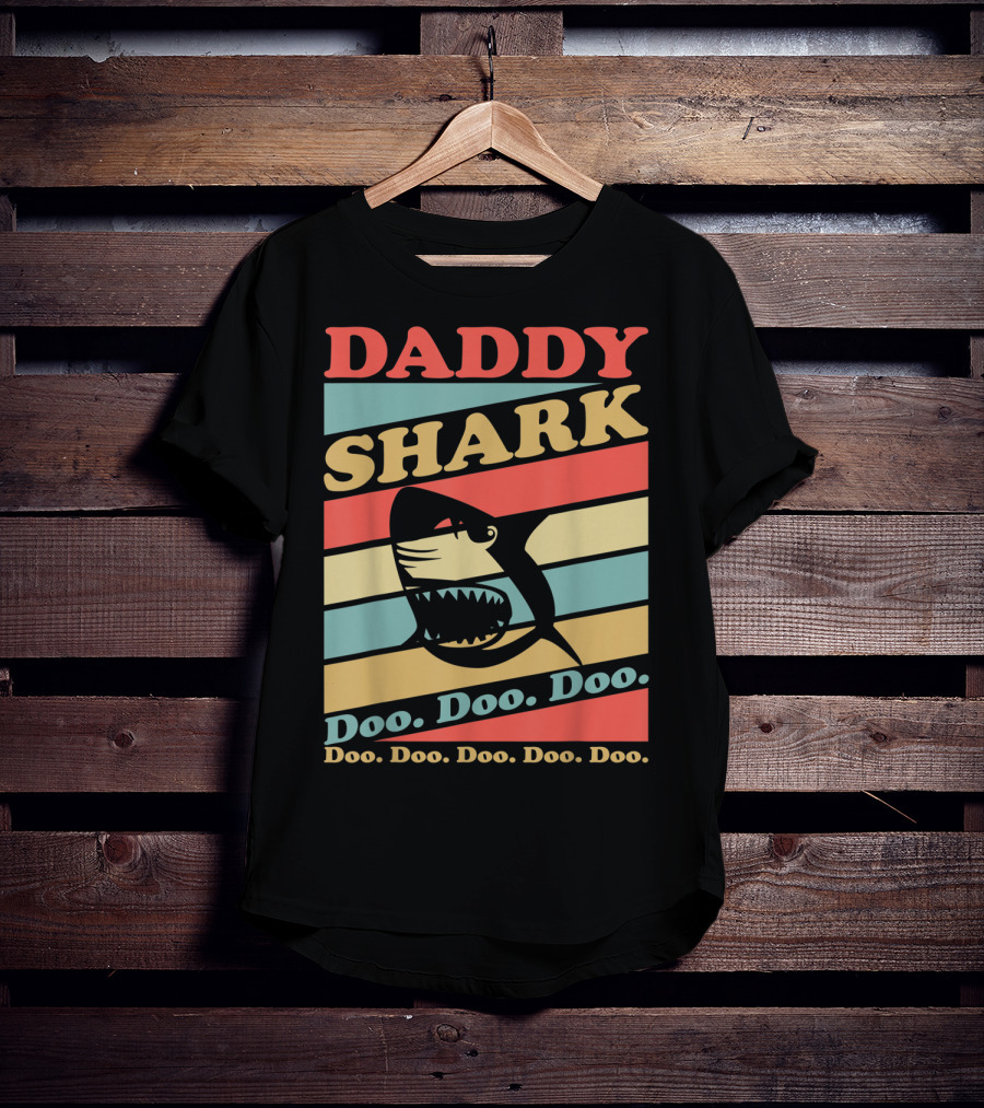 DADDY SHARK Doo Doo Doo Doo Doo Doo Retro Vintage Stripes T-Shirt