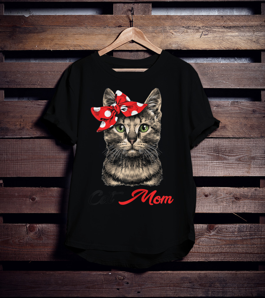 Cat Mom For Cat Lovers With Polka Dot Bow T-Shirt