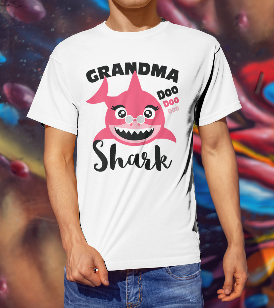 Grandma Shark Doo Doo Doo Pink Shark With Glasses T-Shirt