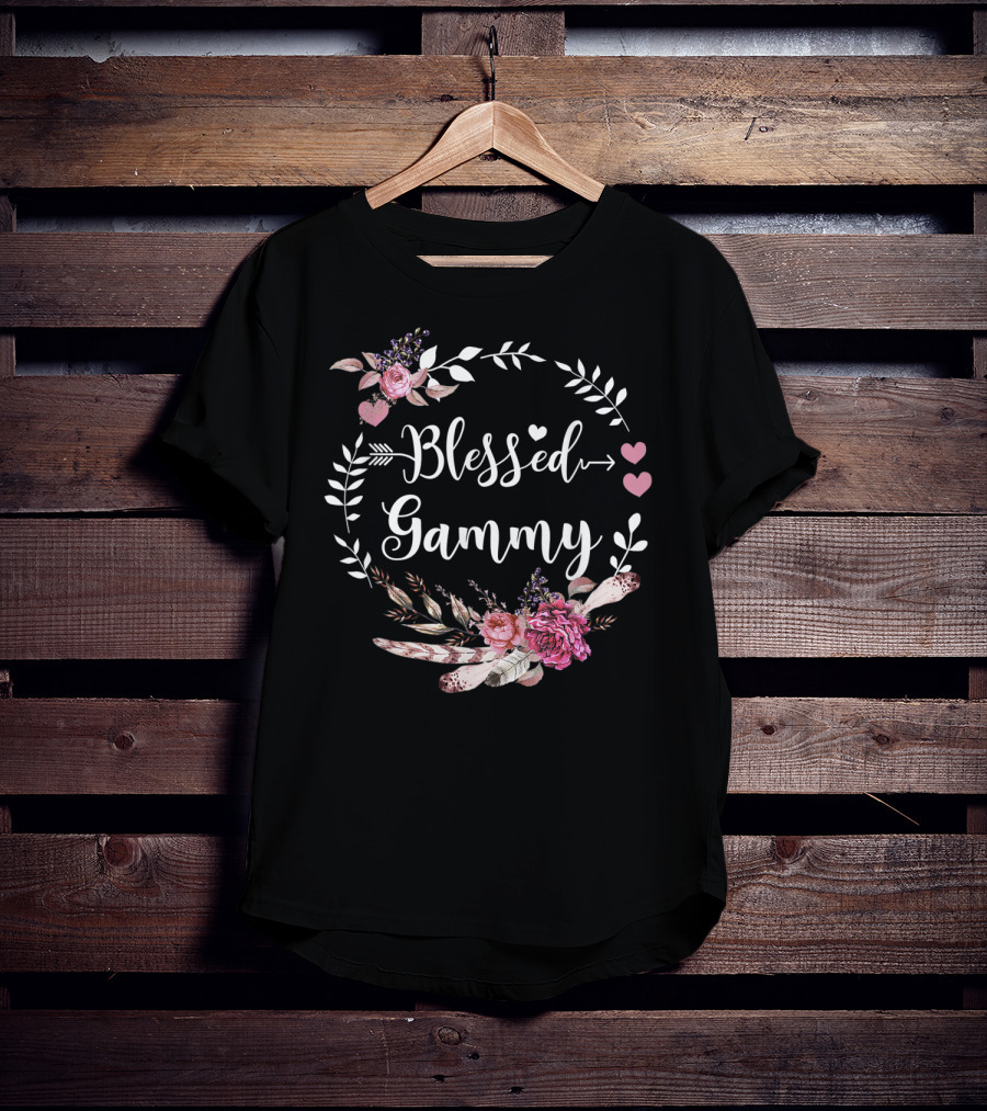 Blessed Gammy Floral Wreath With Pink Hearts And Flowers T-Shirt