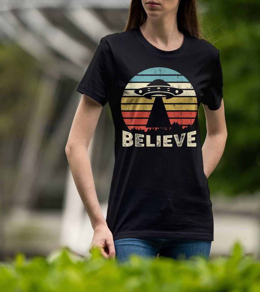 Vintage UFO Hunter Believe I Want To Believe Retro Alien T-Shirt