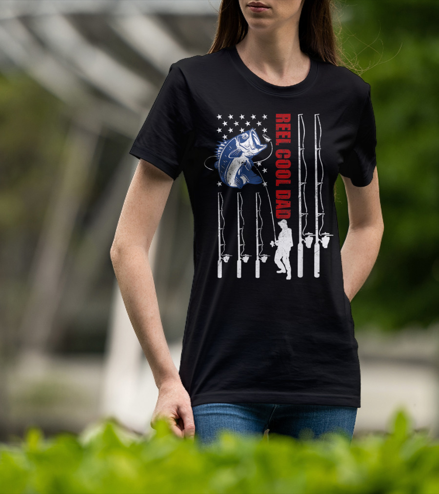 Reel Cool Dad Vintage Fishing USA Flag Mens Fish Rods T-Shirt
