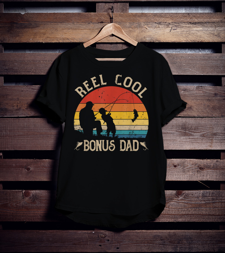 Reel Cool Bonus Dad Fishing Vintage Sunset T-Shirt
