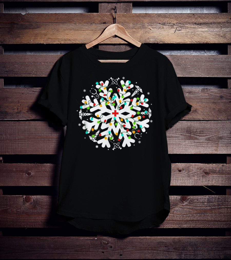Merry Christmas Nurse Snowflakes With Stethoscope And Lights T-Shirt