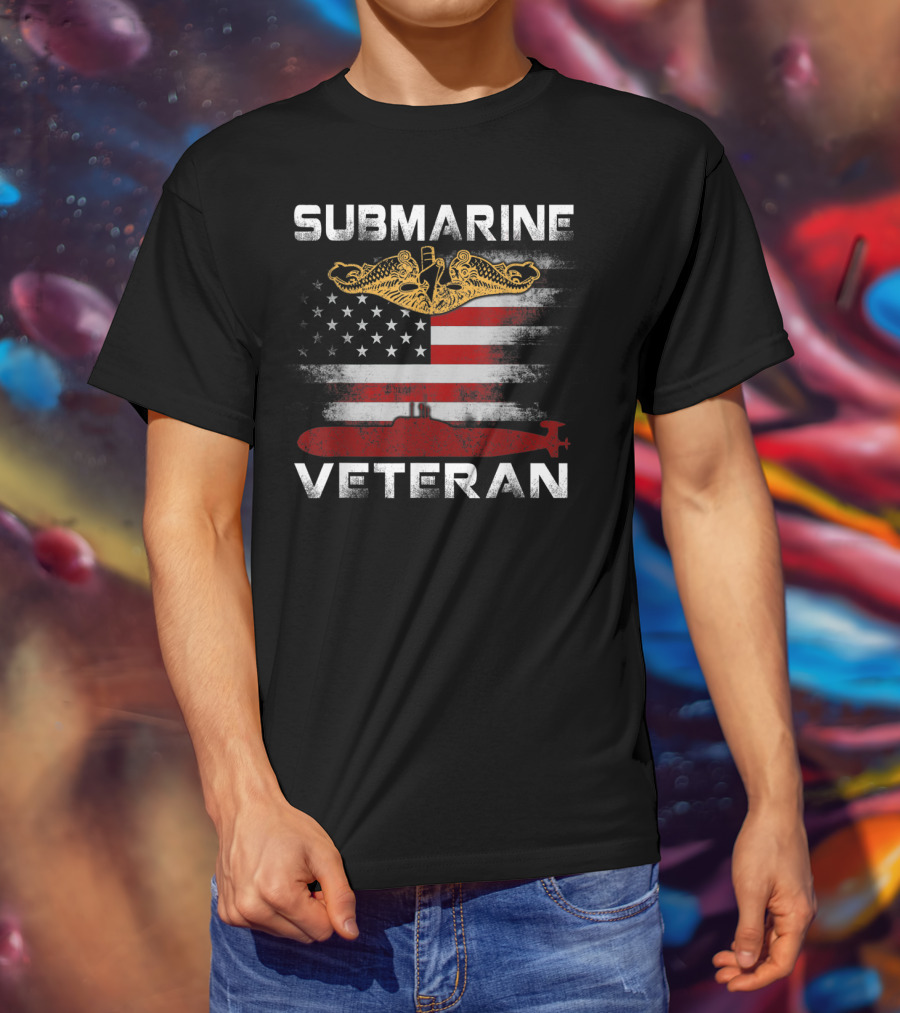 Submarine Veteran American Flag US Navy Vet Emblem T-Shirt
