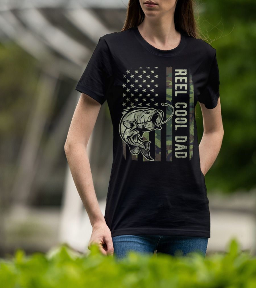 Reel Cool Dad Camouflage American Flag Bass Fish Father's Day T-Shirt