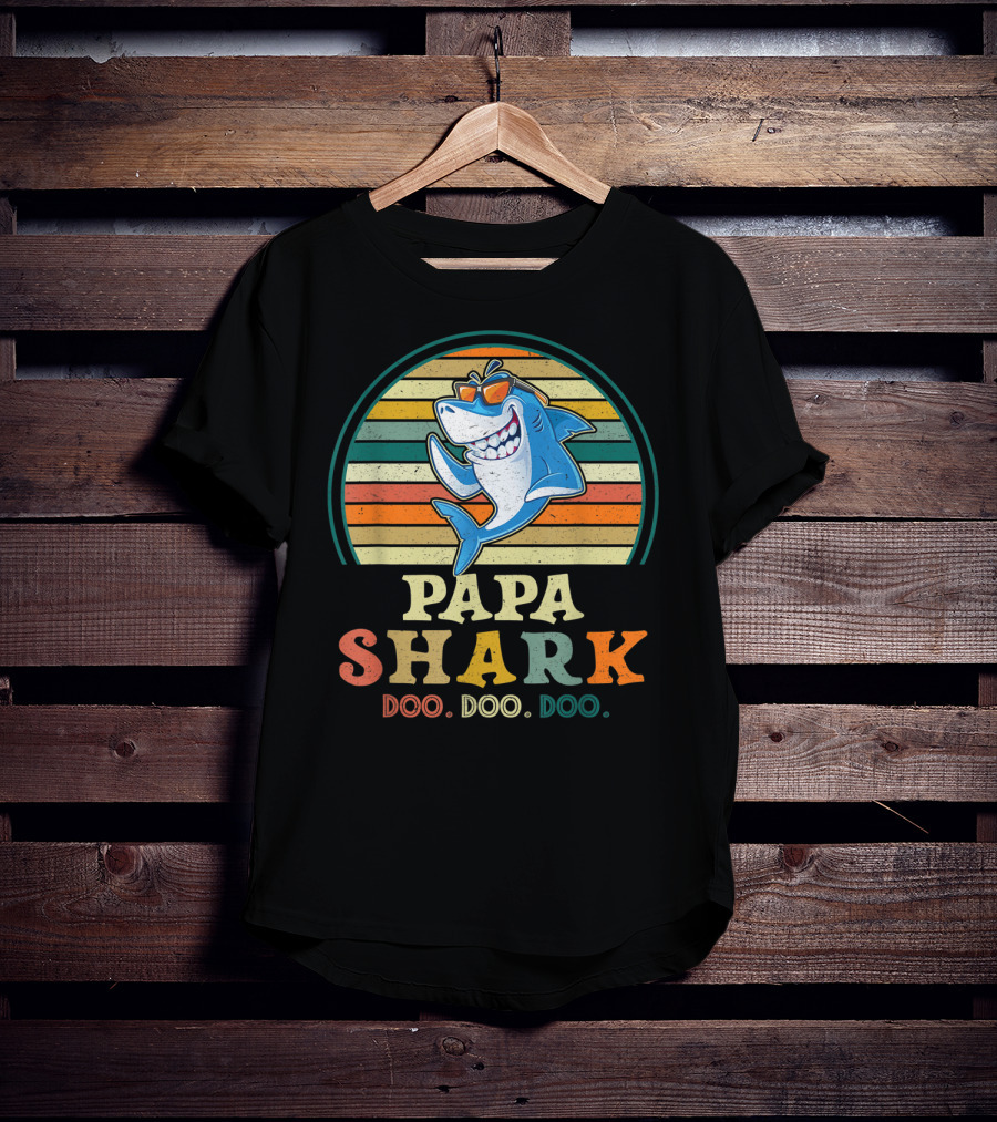 Papa Shark Doo Doo Doo Baby Mommy Funny Retro Stripes T-Shirt