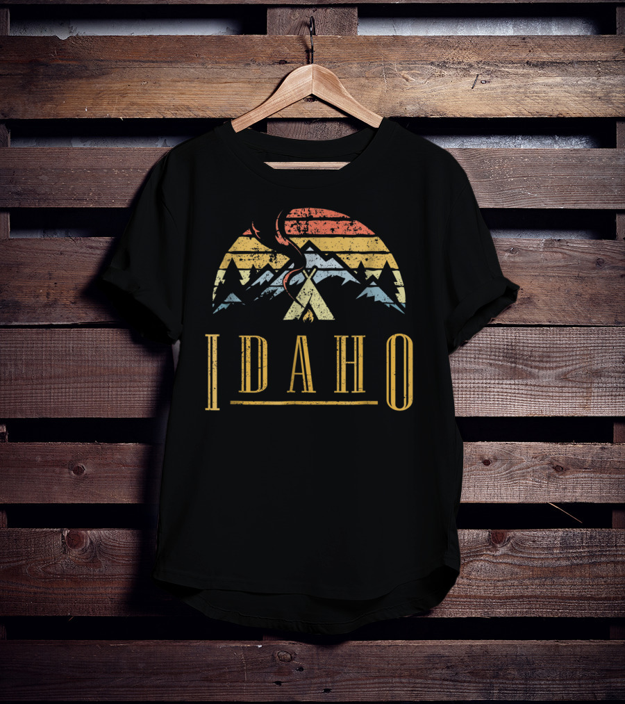 Idaho Vintage Mountains Campfire Retro Camping Scene T-Shirt