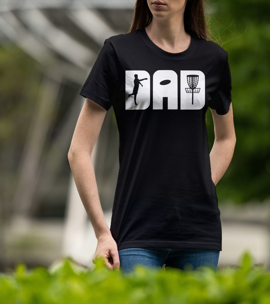 Funny Disc Golf Dad Throwing Frisbee Basket T-Shirt