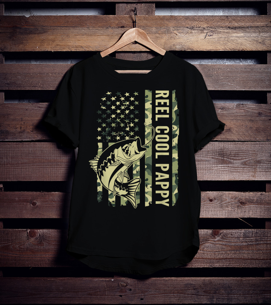 Mens Reel Cool Pappy Camouflage American Flag Fish T-Shirt