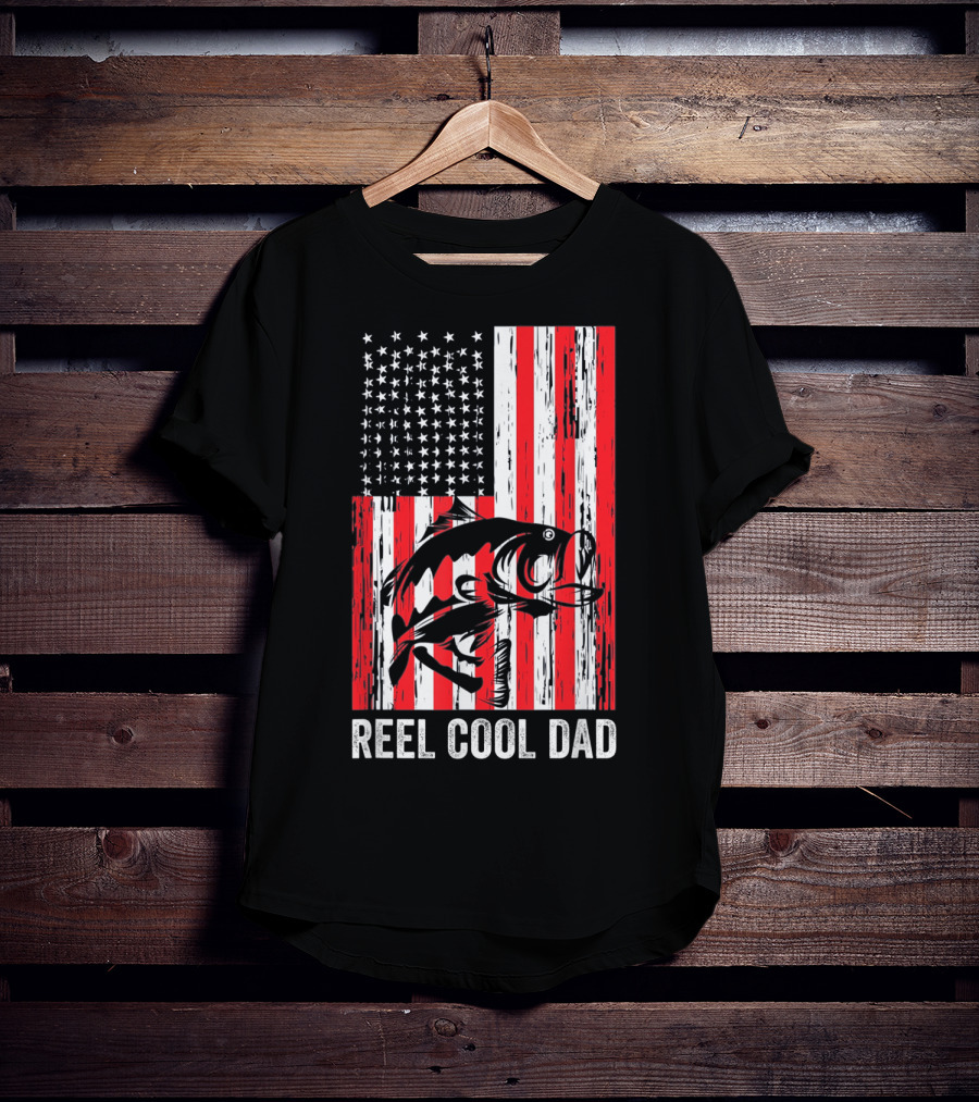Reel Cool Dad Vintage Fisherman American Flag Father's Day T-Shirt