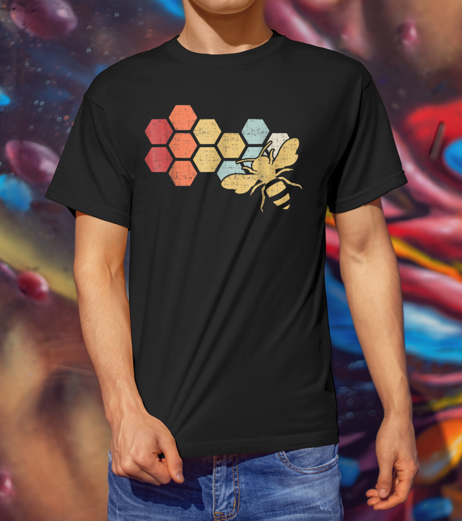 Retro Vintage Honeycomb And Bee Design Beekeeper Beekeeping Honey T-Shirt