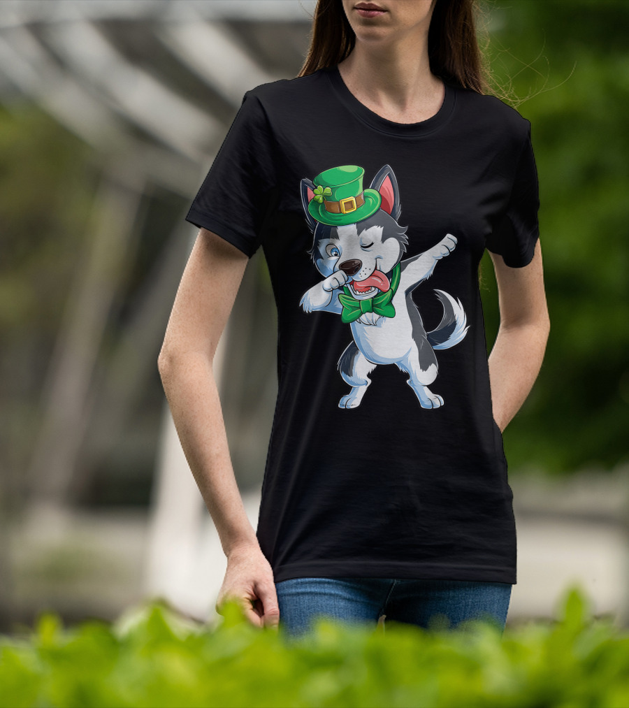 St. Patrick's Day Dabbing Siberian Husky With Green Hat And Bow Tie T-Shirt