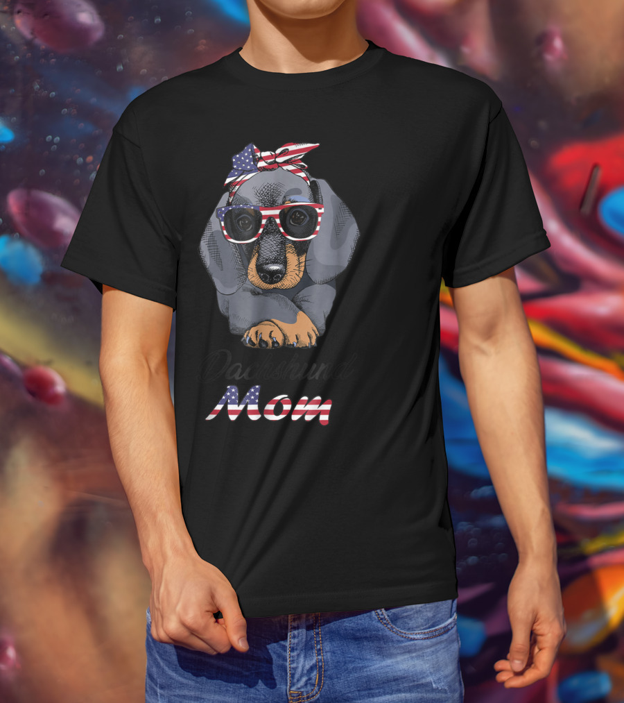 Dachshund Mom Bandana Glasses USA Flag T-Shirt