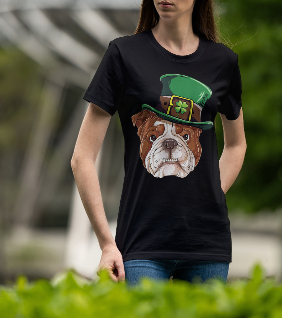 English Bulldog Wearing Leprechaun Hat St Patricks Day Dog T-Shirt