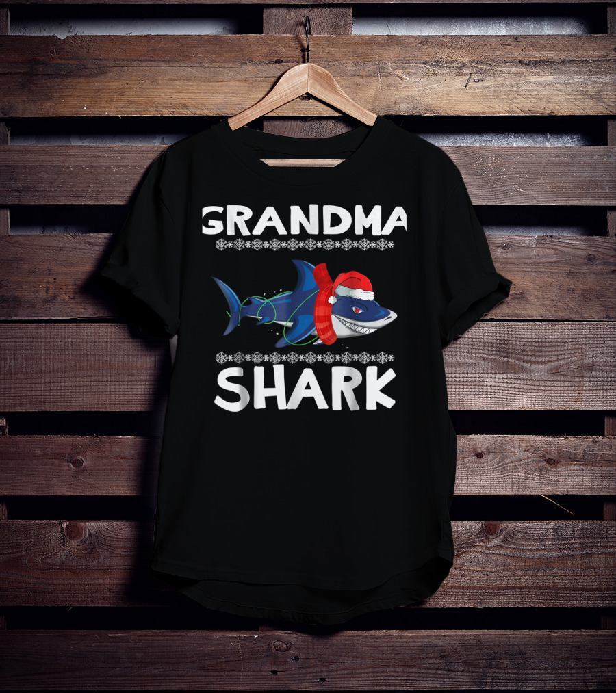 Grandma Shark Christmas Santa Hat Festive Family T-Shirt