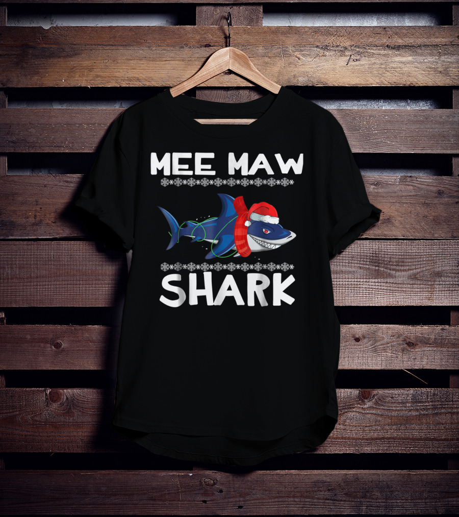 Mee Maw Shark Ugly Christmas Family Santa Hat Lights Snowflakes T-Shirt