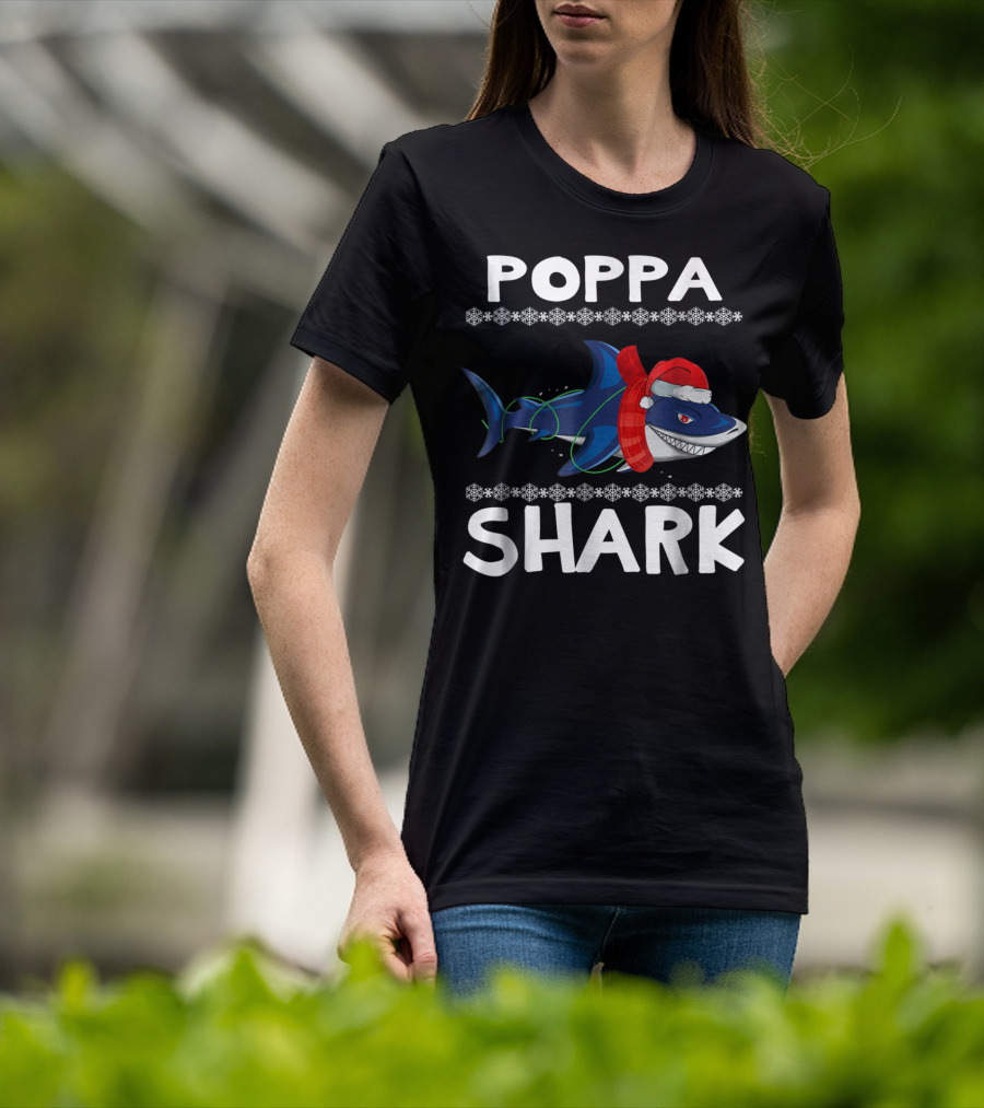 Poppa Shark Ugly Christmas Family Santa Hat Snowflakes T-Shirt