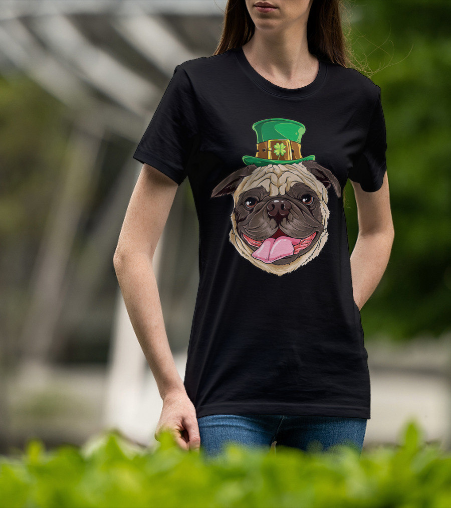 Pug Leprechaun St Patricks Day Funny Dog Wearing Green Hat T-Shirt