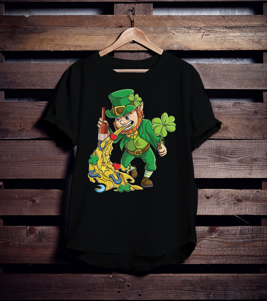 Leprechaun Tossing Lucky Charms St Patrick's Day T-Shirt