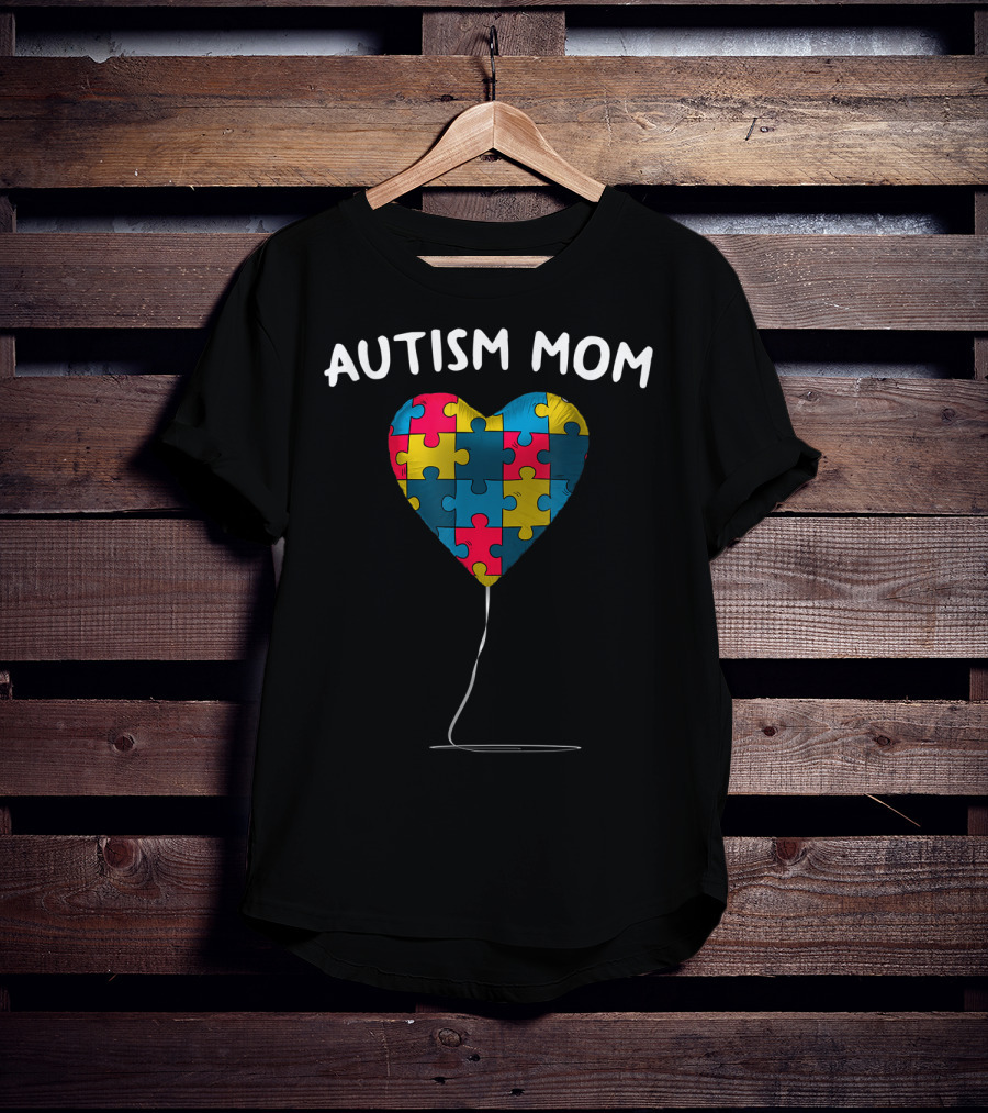 Autism Mom Heart Puzzle Balloon Autism Awareness Day T-Shirt
