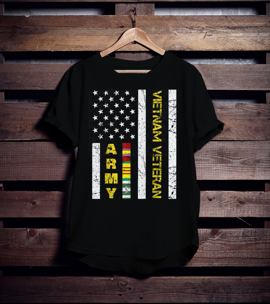 Mens Vietnam Veteran US Army Flag With Service T-Shirt