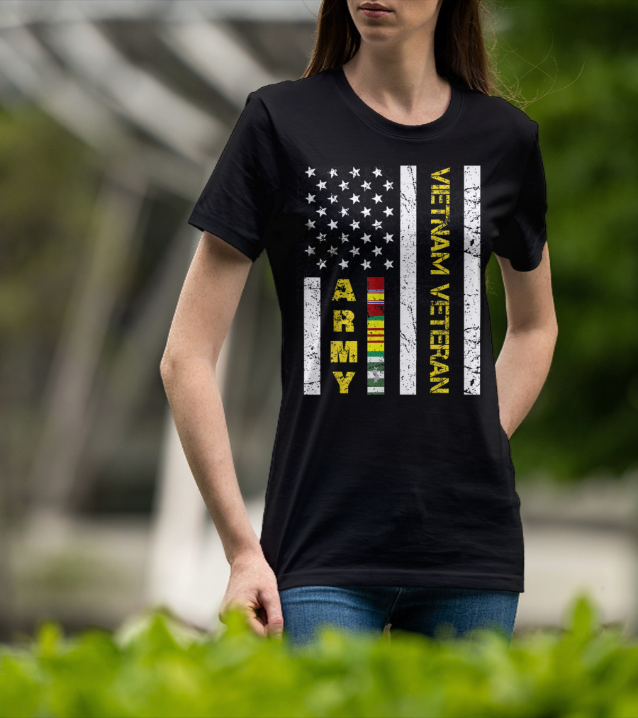 Mens Vietnam Veteran US Army Flag With Service T-Shirt