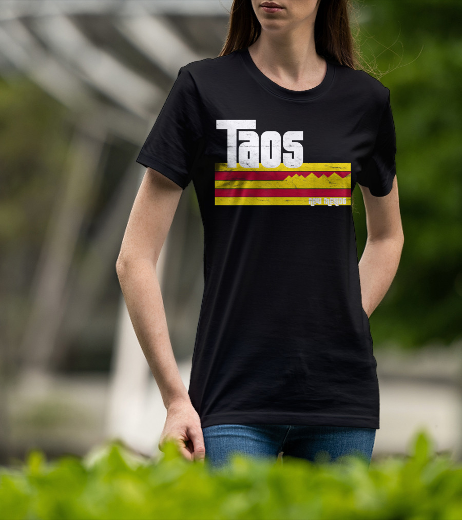 Taos New Mexico Vintage Mountain Stripes Skiing Hiking T-Shirt