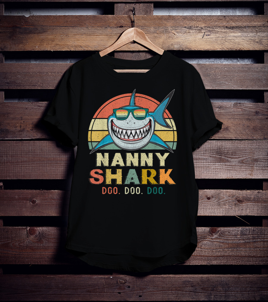 Nanny Shark Doo Doo Doo Vintage Retro Grandma Shark Sunglasses T-Shirt