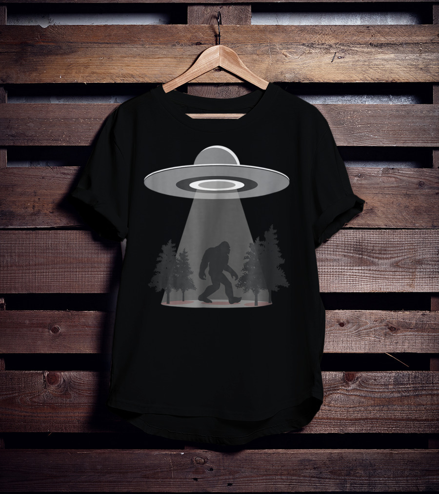 Bigfoot UFO Encounter In The Forest T-Shirt